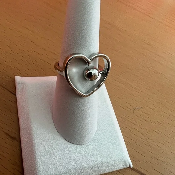 Brand New Silver Heart Ring - Picture 3 of 16